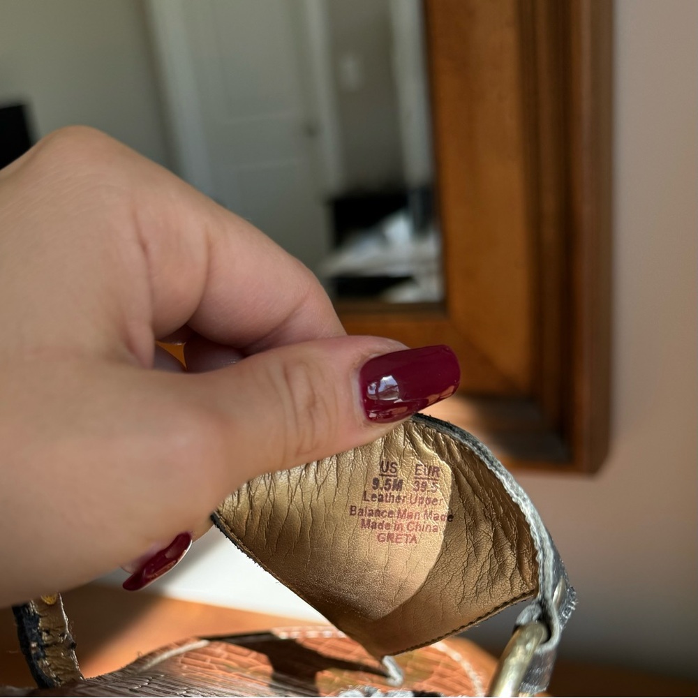 Sam Edelman Greta Thong Sandals - Picture 5 of 6